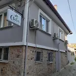 بيت ضيافة Otelia