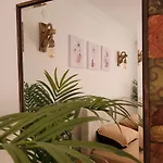 بيت ضيافة Otelia