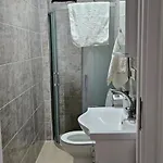 بيت ضيافة Otelia